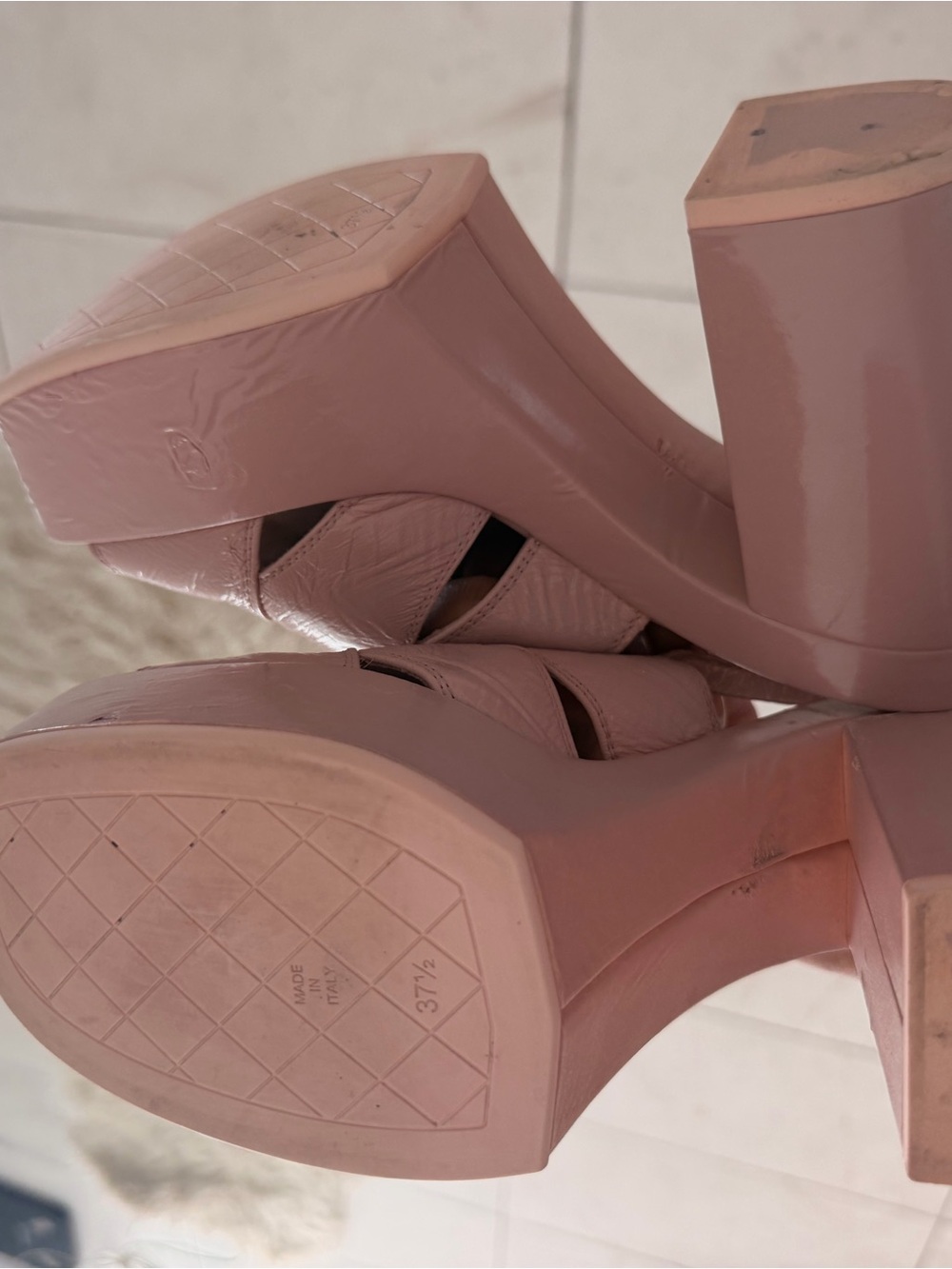 CHANEL Blush Pink Platform Slingback Sandals with Gold CC - Picture 3 of 3